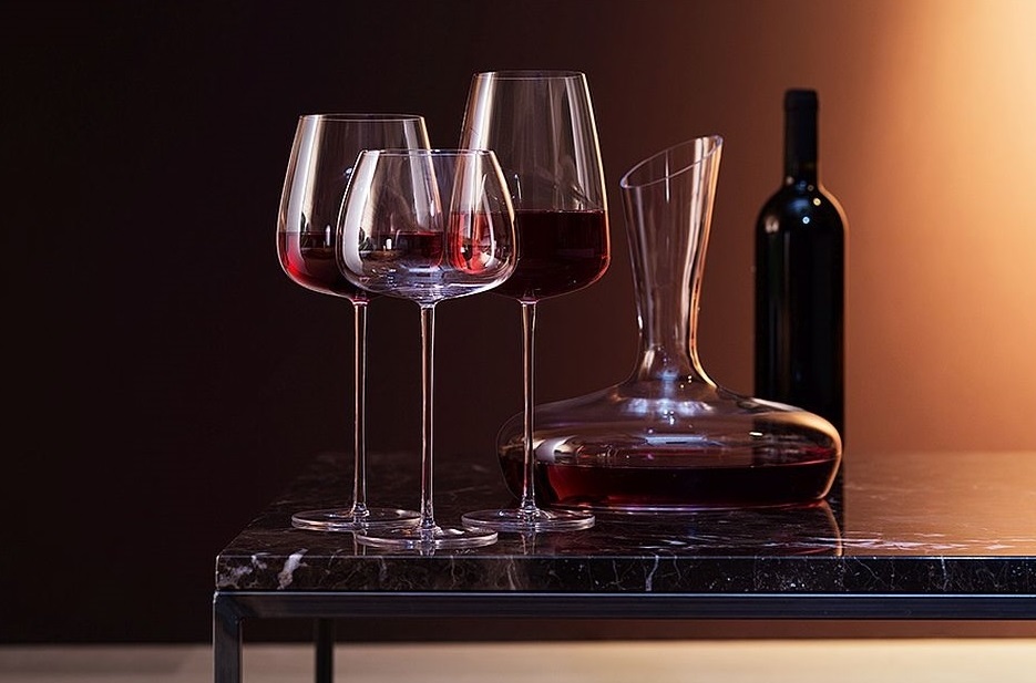 Из чего можно изготовить хорошее самодельное вино в домашних условиях?