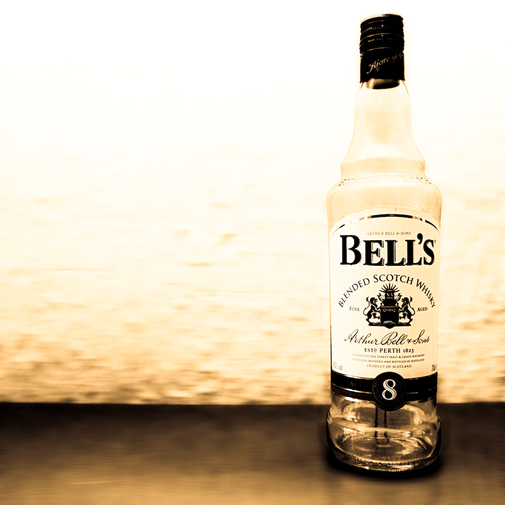 Хелс белс ас. Виски Беллс. Виски 50 градусов. Bell's Whisky виски.