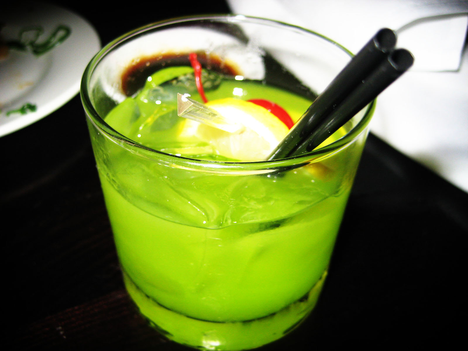 Мидори сауэр. Midori Sour Cocktail. Коктейль иллюзия Мидори. Зеленый Дижестив.