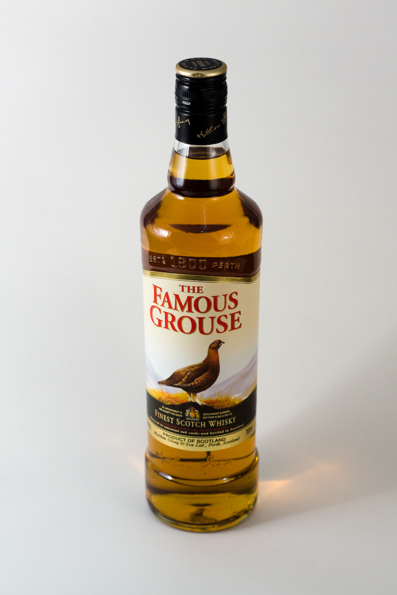 Виски кб. Famous Grouse виски 0.35. Виски фамоус Гросс. Джек Беллс виски. Виски Фэймос Граус 40% 1л.