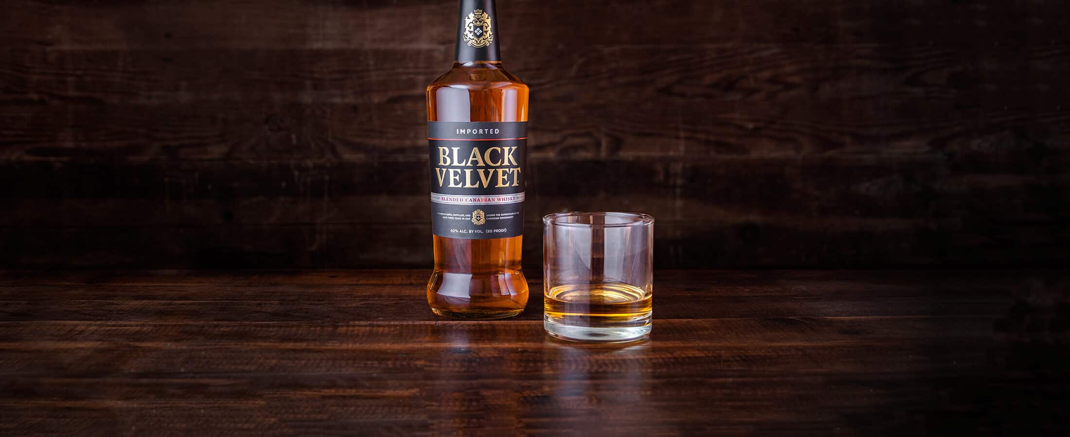 Black velvet перевод. Виски Black Velvet 1.00. Black Velvet Canadian Whisky 40% 1l. Black Velvet (Блэк вельвет) 1л; без п/у; Бурбон; 40%; Канада. Black Flag виски.