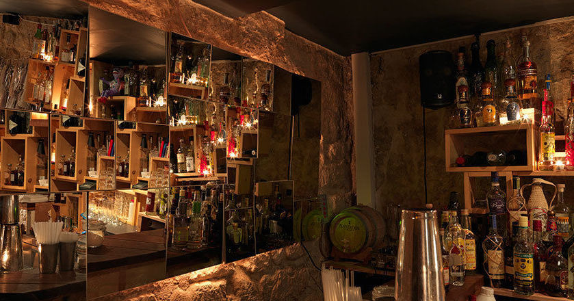 аутентичный бар