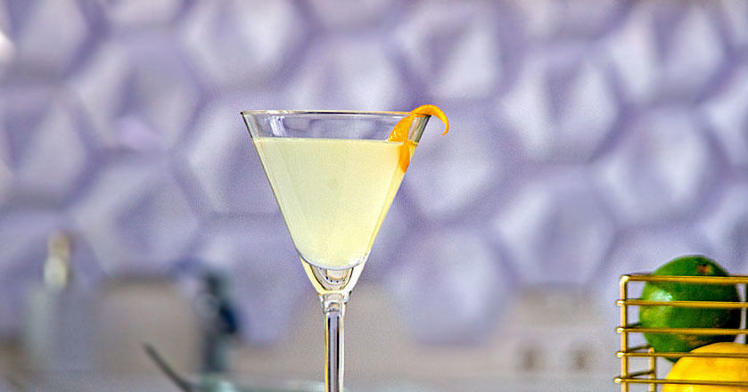 Гремучий коктейль. Кислотный коктейль. Абсент коктейль. Corpse Reviver #2 коктейль. Б2 коктейль.